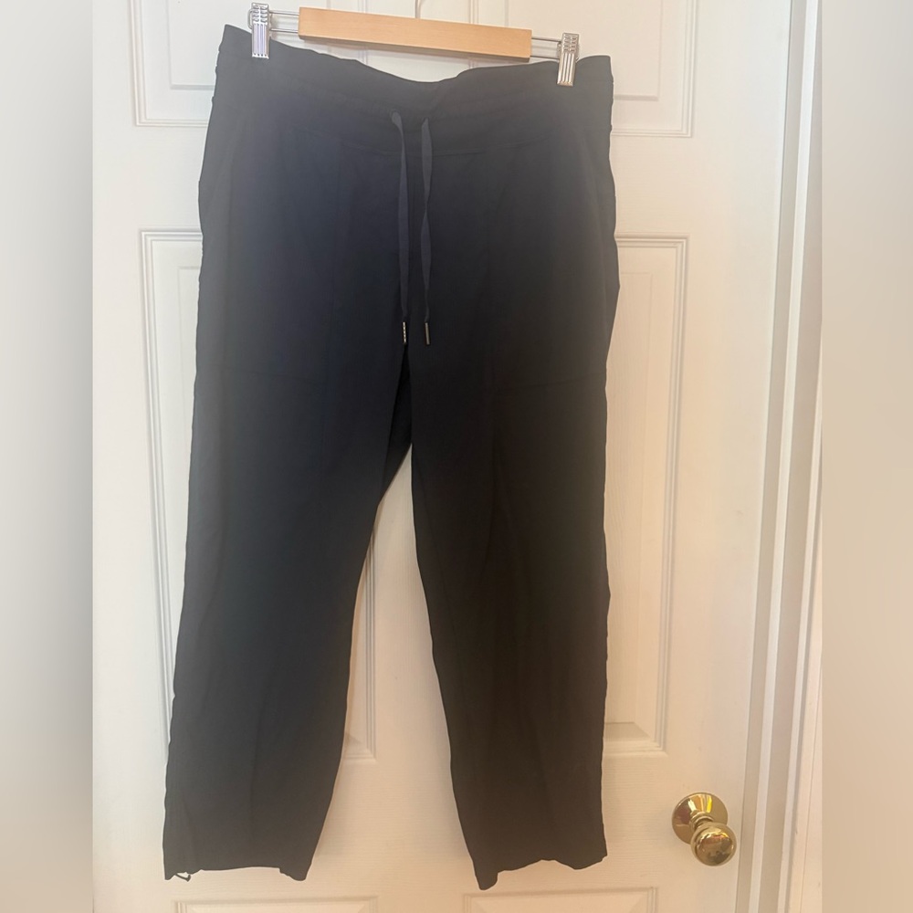 lululemon athletica women’s navy cropped dance studio jogger.  Size 10